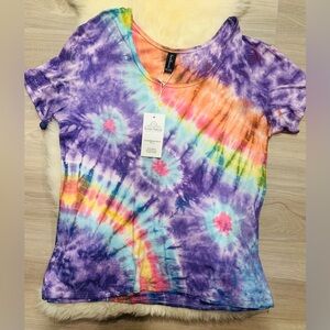 1XL/2XL. Tie-Dye Short Sleeve Top by Sacred Threads. 225320. RD/RD